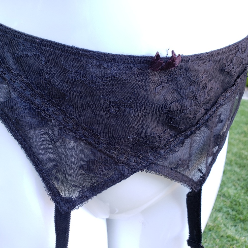 ♡ 90s Black Lace Garter Belt ♡ 28" ♡